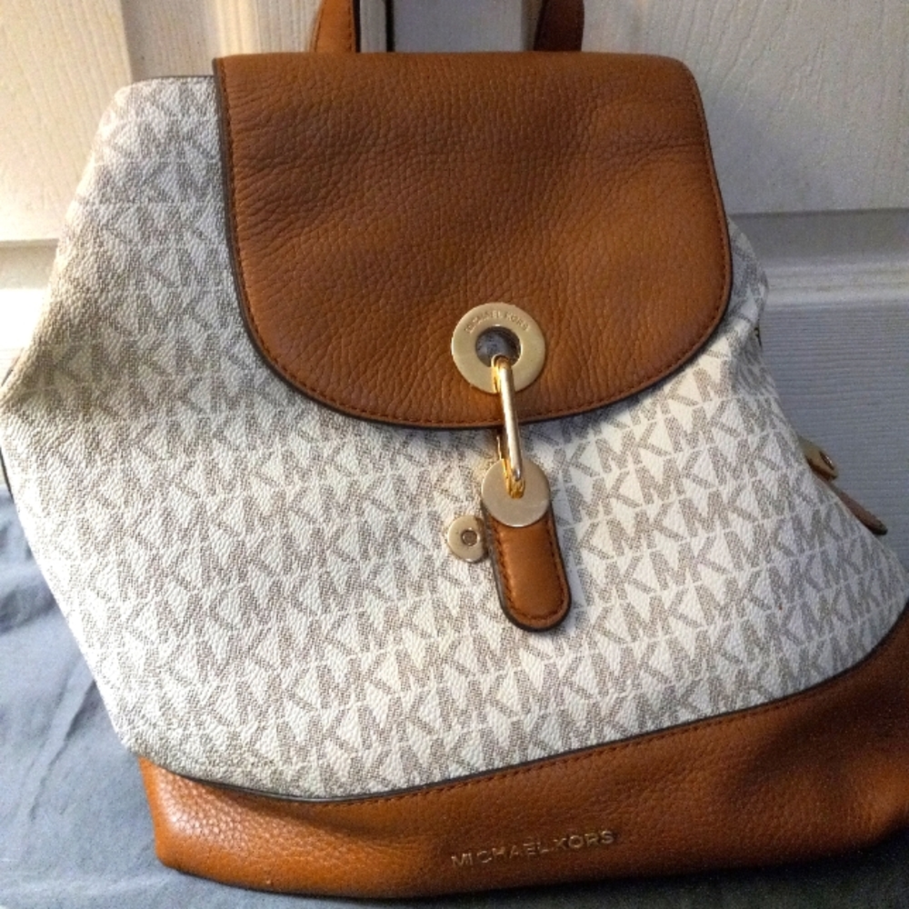 Michael Kors purse